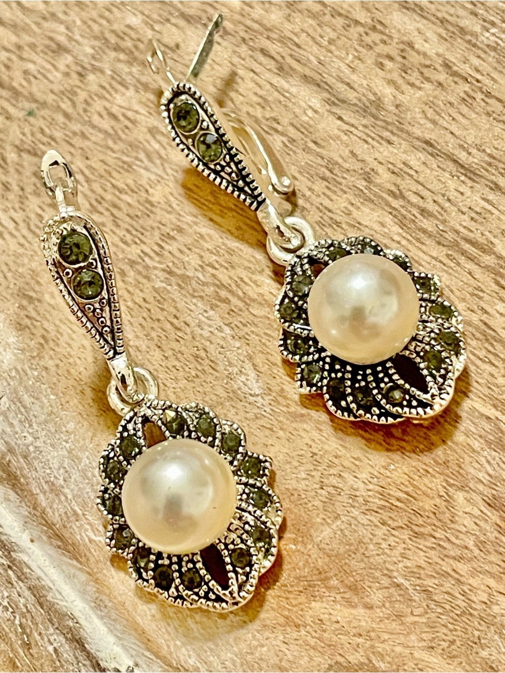 Gorgeous Classy Pearl Drop Earrings with Black Accent  Stones